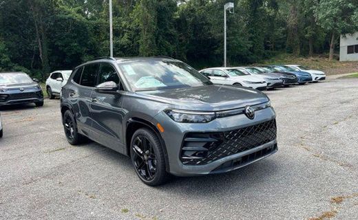 2026 Volkswagen Tiguan SE Black