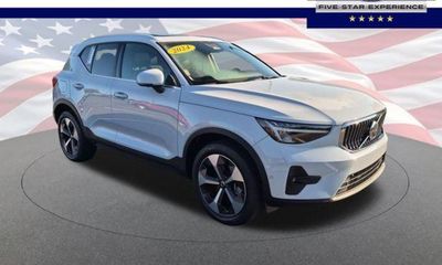 2024 Volvo XC40 Plus Bright