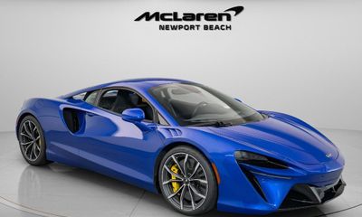 2024 McLaren Artura