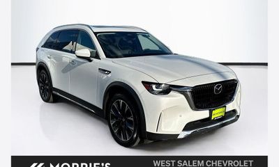 2024 Mazda CX-90 Premium Package