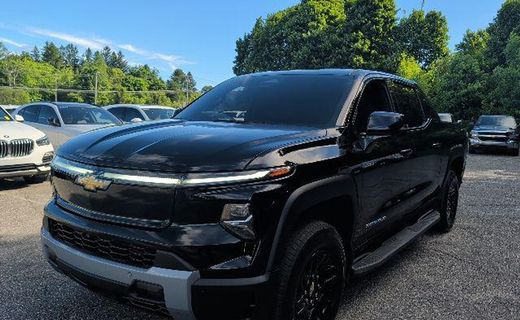 2025 Chevrolet Silverado LT