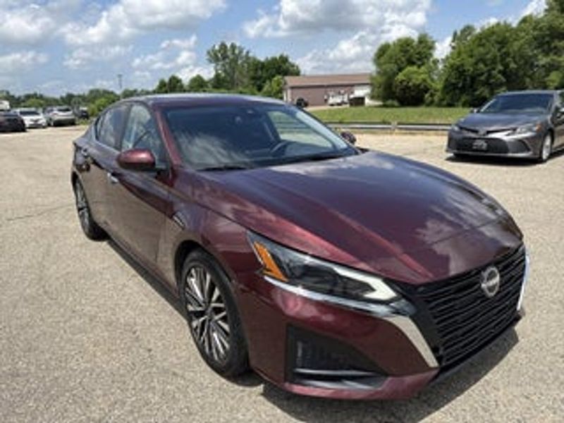 2021 Nissan Altima — a typically priced live listing
