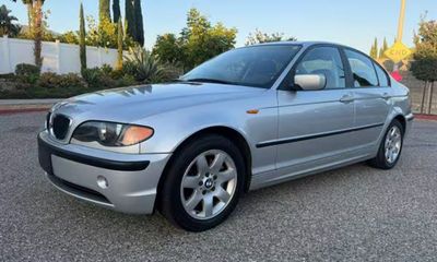 2003 BMW 325i SA