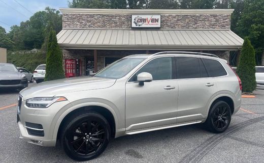 2018 Volvo XC90 Momentum