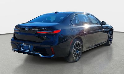 2025 BMW 740I xDrive