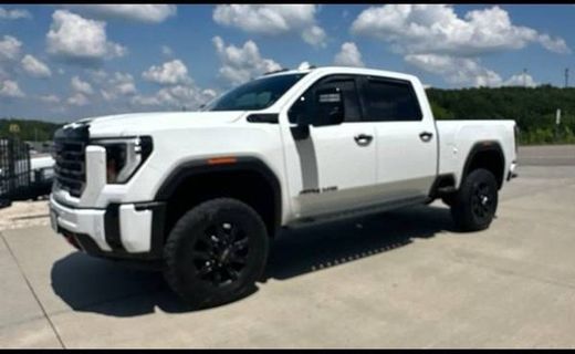2025 GMC Sierra HD AT4