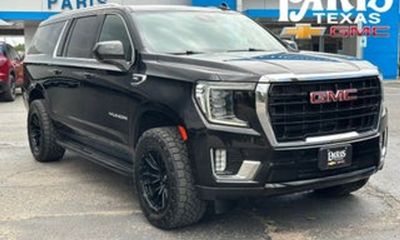2024 GMC Yukon XL SLT