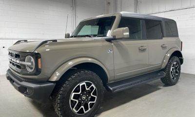 2025 Ford Bronco Outer Banks