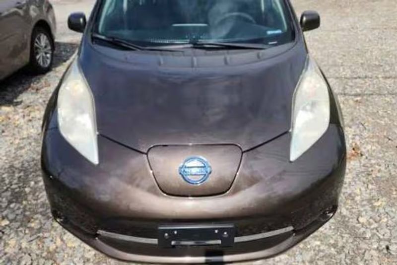 2016 Nissan LEAF — a typically priced live listing