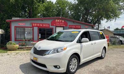 2016 Toyota Sienna XLE