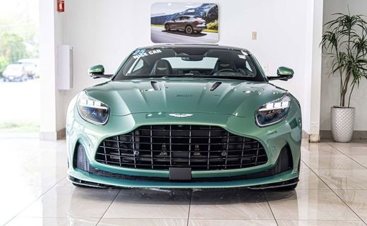2025 Aston Martin DB12