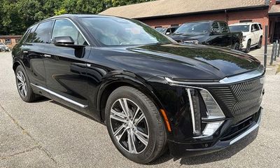 2023 Cadillac Lyriq Luxury 1SE