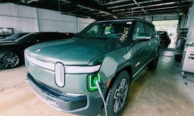 2022 Rivian R1S Launch Edition