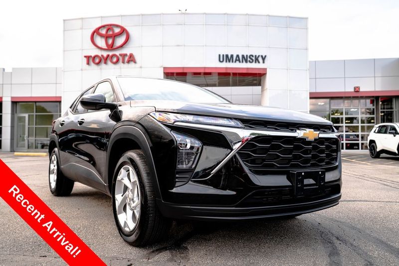 Representative 2026 Chevrolet Trax photo