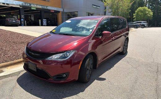 2020 Chrysler Pacifica Touring