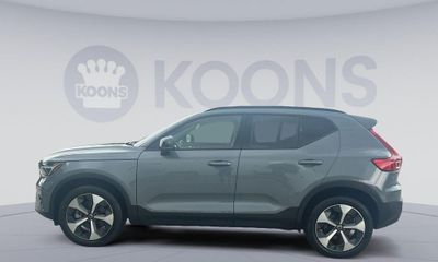2023 Volvo XC40 Plus Dark