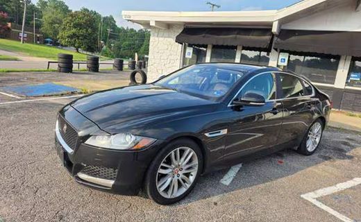 2017 Jaguar XF Prestige
