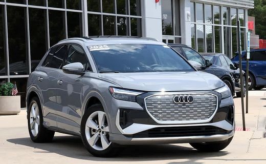2025 Audi Q4 Premium Plus