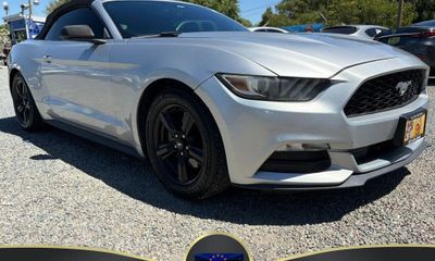 2015 Ford Mustang V6 Convertible