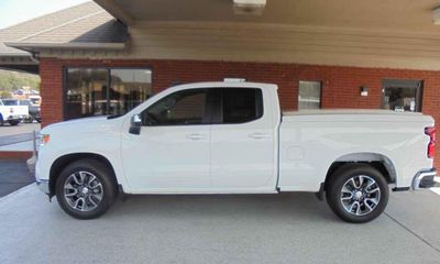 2023 Chevrolet Silverado LT