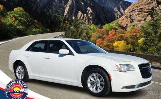 2022 Chrysler 300 Touring