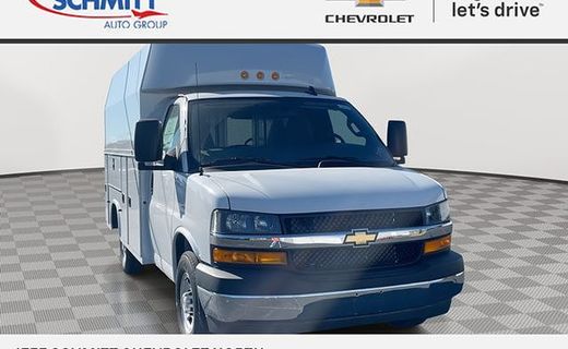 2025 Chevrolet Express 3500 Cutaway 139
