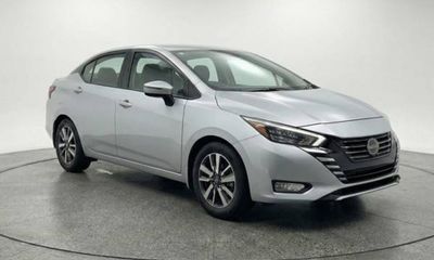 2025 Nissan Versa SV