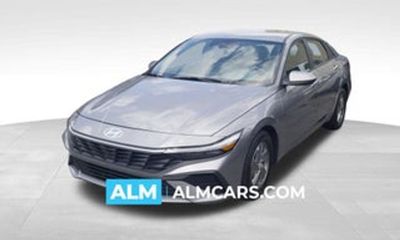 2023 Hyundai Elantra SE