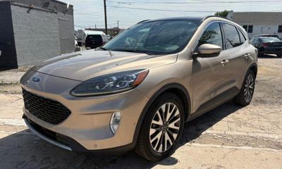 2020 Ford Escape Titanium Fhev