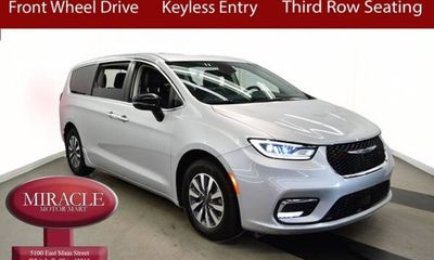 2024 Chrysler Pacifica Select