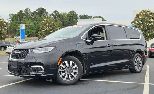 2024 Chrysler Pacifica Select