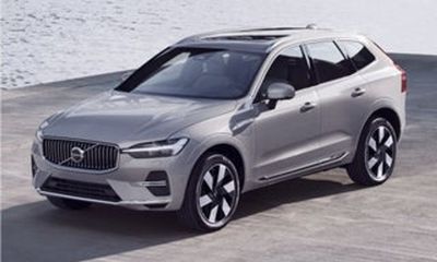 2024 Volvo XC60 Ultimate Black Edition