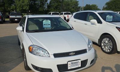 2011 Chevrolet Impala LT 2FL