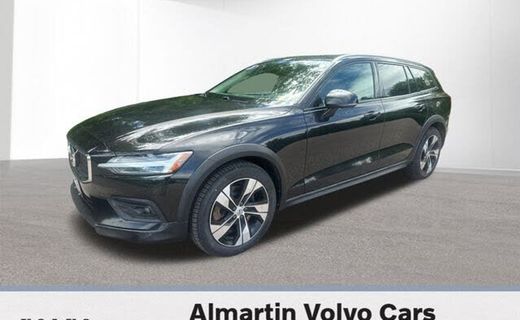 2020 Volvo V60CC Momentum