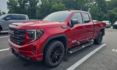 2023 GMC Sierra Elevation