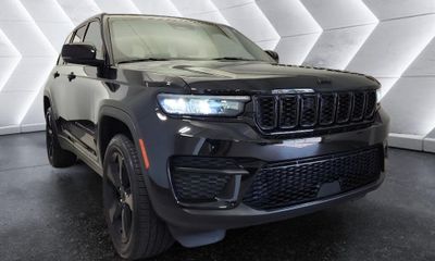 2024 Jeep Grand Cherokee Laredo