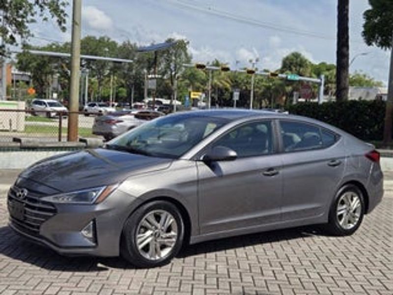 2018 Hyundai Elantra — a typically priced live listing