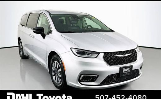 2024 Chrysler Pacifica Select
