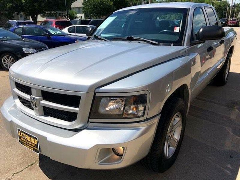 2010 Dodge Dakota — a typically priced live listing