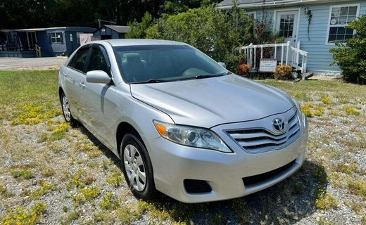 2010 Toyota Camry LE