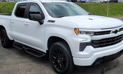 2023 Chevrolet Silverado RST
