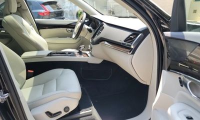 2019 Volvo XC90 Momentum