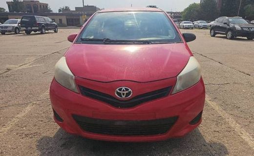 2013 Toyota Yaris LE