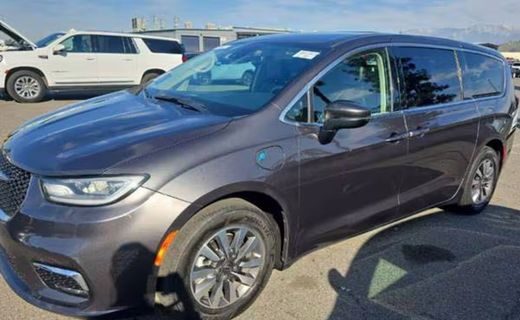 2023 Chrysler Pacifica Touring L