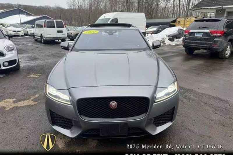 2020 Jaguar XF — a typically priced live listing
