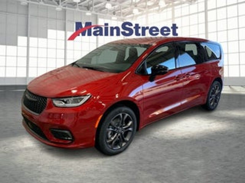 2027 Nissan Rogue — a typically priced live listing