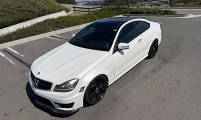 2012 Mercedes-Benz C-Class C63 AMG