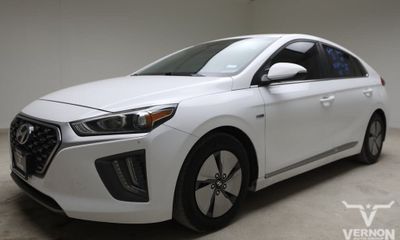 2020 Hyundai Ioniq SE