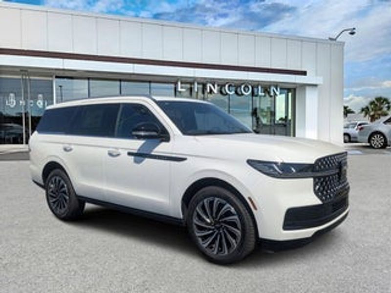 2026 Lincoln Navigator — a typically priced live listing
