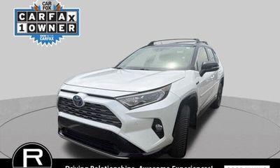 2019 Toyota RAV4 XSE HV